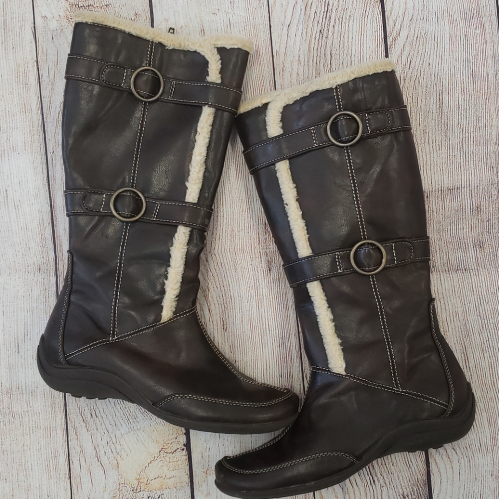 Brown ladies boots
